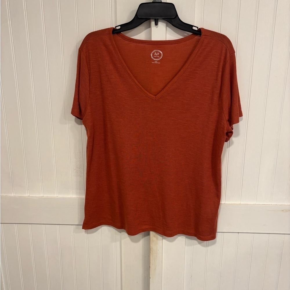 Maurice’s 24/7 V-Neck, Rust, short sleeved, stretchy Top size XXL